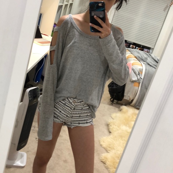 High-low grey sweater with arm cutouts - Picture 2 of 4